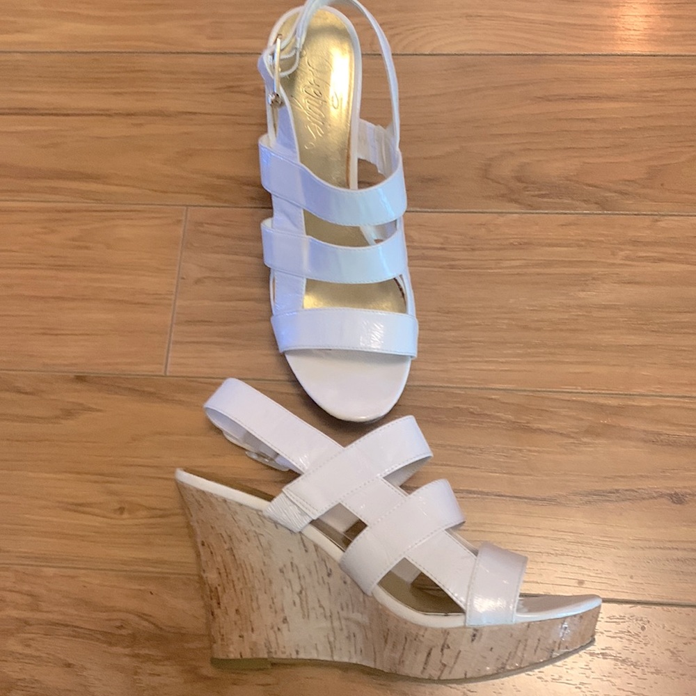 Fergie White Patent Leather Platform Wedges Cute! GREAT Condition!!